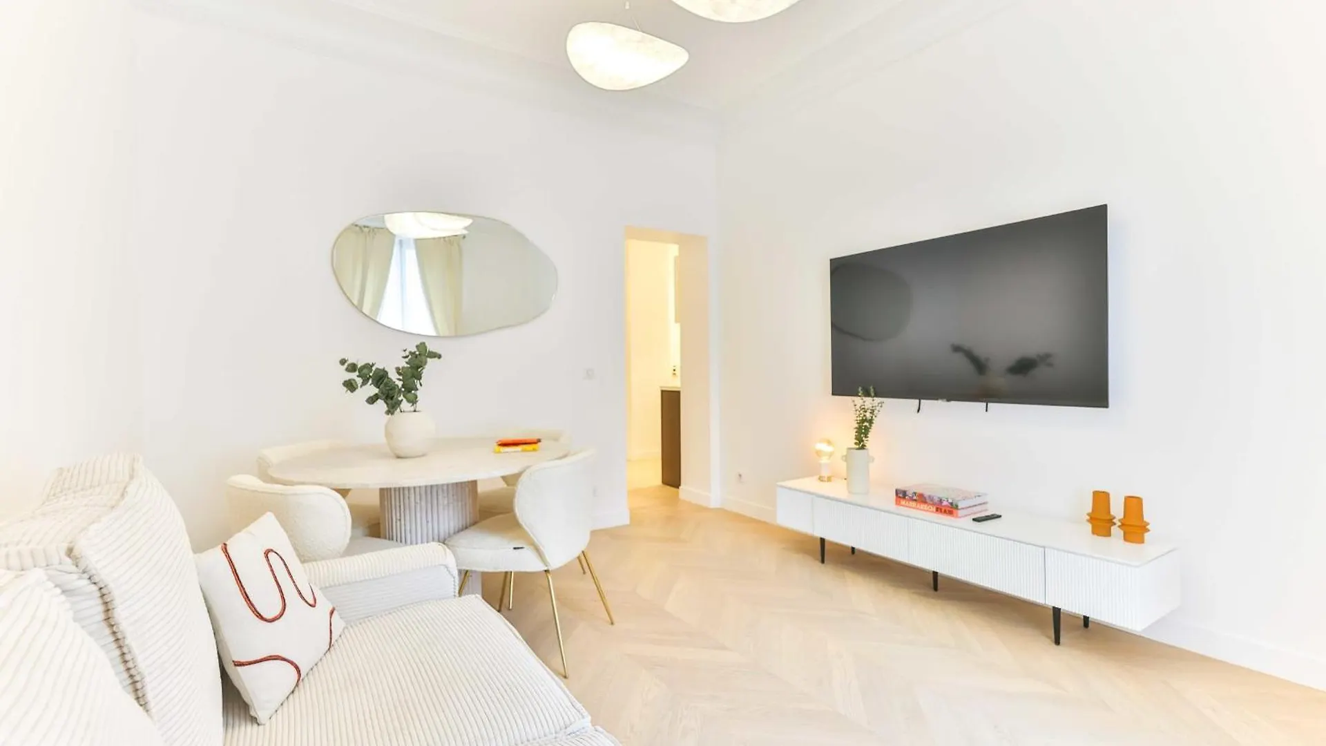 Ferienwohnung Charming 2Br - 6P - Eiffel Tower Paris 0*,